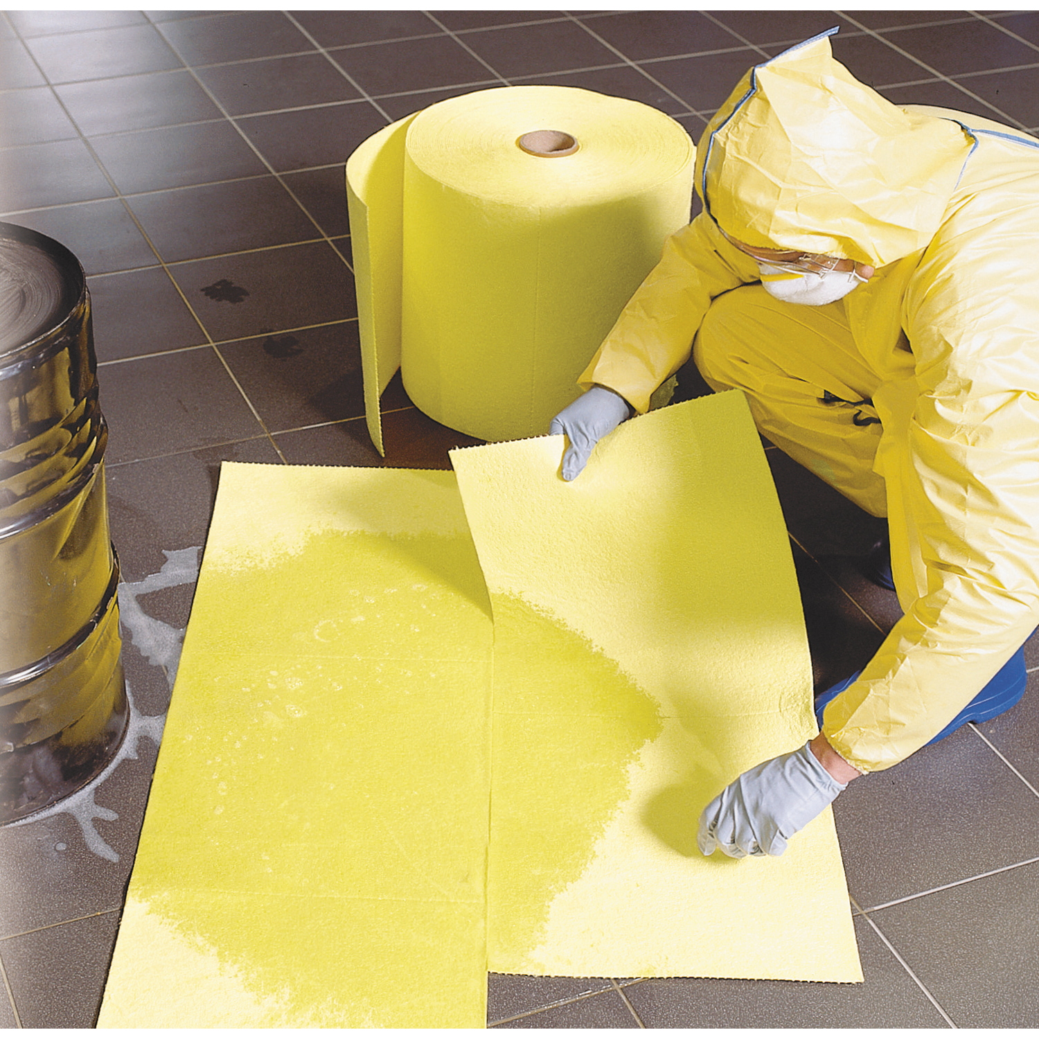 Rouleau de tapis absorbant en polypropylène pour produits chimiques